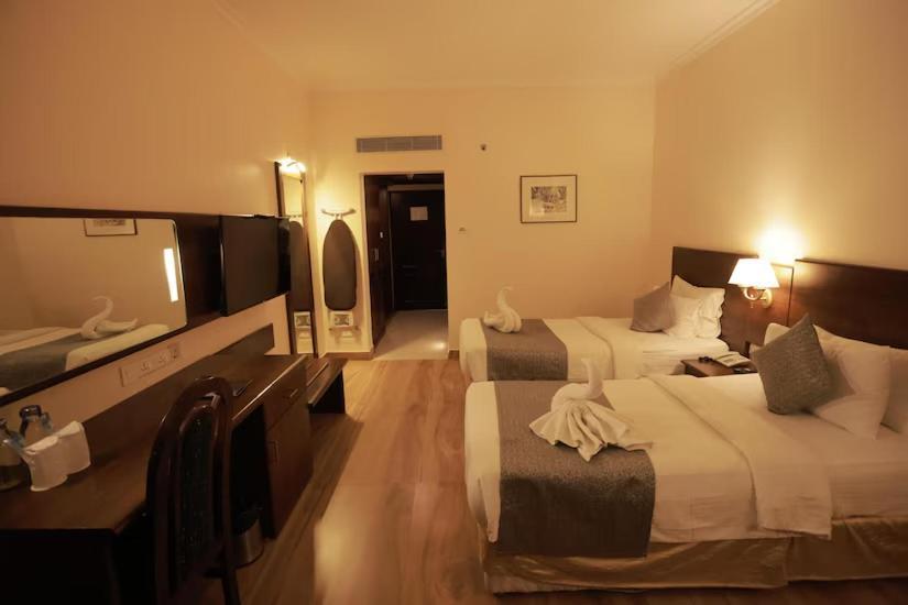 The Quilon Beach Hotel And Convention Center Kollam Ngoại thất bức ảnh
