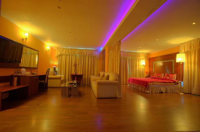 The Quilon Beach Hotel And Convention Center Kollam Phòng bức ảnh