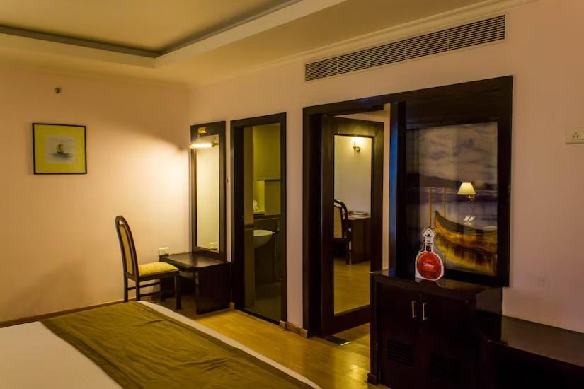 The Quilon Beach Hotel And Convention Center Kollam Ngoại thất bức ảnh