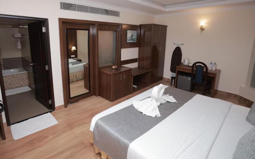 The Quilon Beach Hotel And Convention Center Kollam Ngoại thất bức ảnh