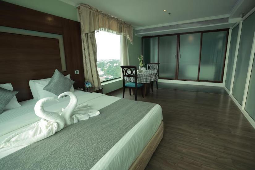 The Quilon Beach Hotel And Convention Center Kollam Ngoại thất bức ảnh