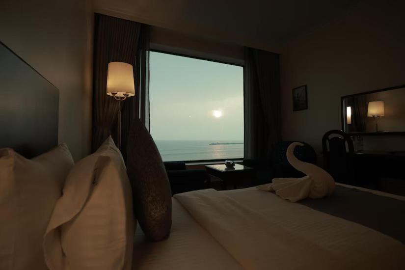 The Quilon Beach Hotel And Convention Center Kollam Ngoại thất bức ảnh