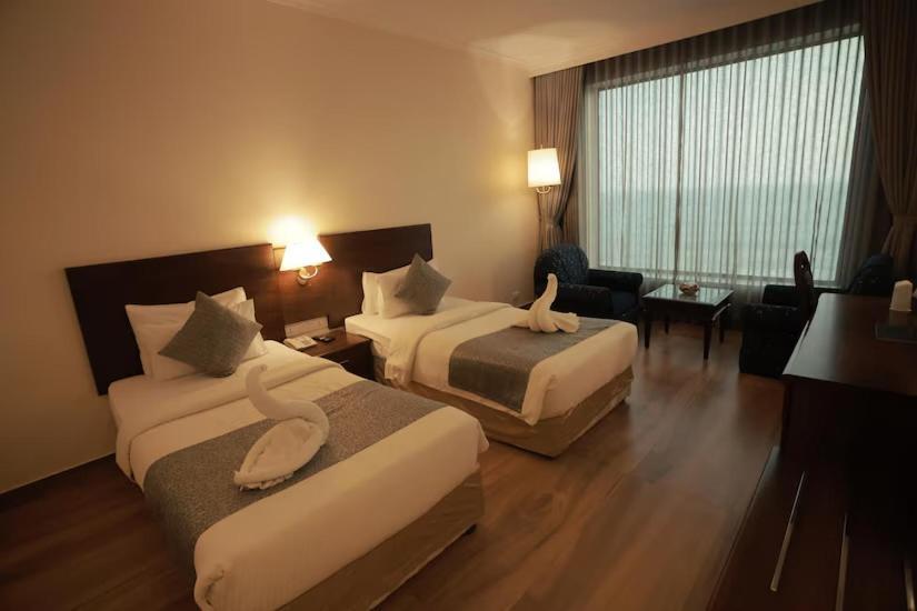 The Quilon Beach Hotel And Convention Center Kollam Ngoại thất bức ảnh