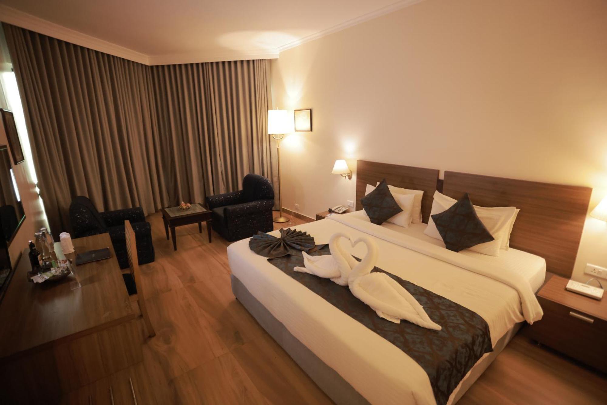 The Quilon Beach Hotel And Convention Center Kollam Ngoại thất bức ảnh