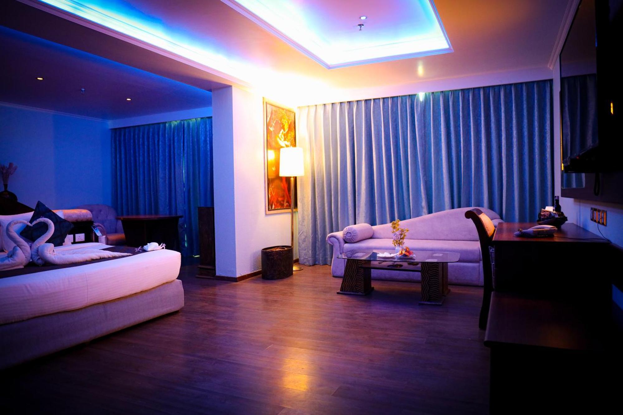 The Quilon Beach Hotel And Convention Center Kollam Ngoại thất bức ảnh