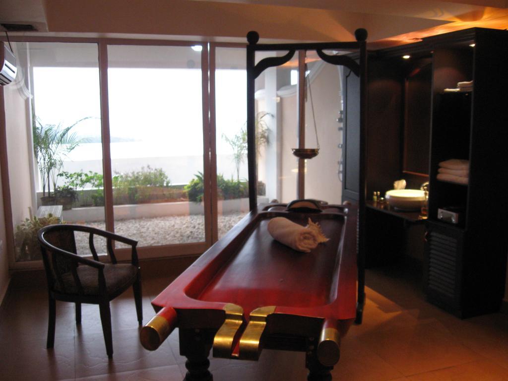 The Quilon Beach Hotel And Convention Center Kollam Ngoại thất bức ảnh