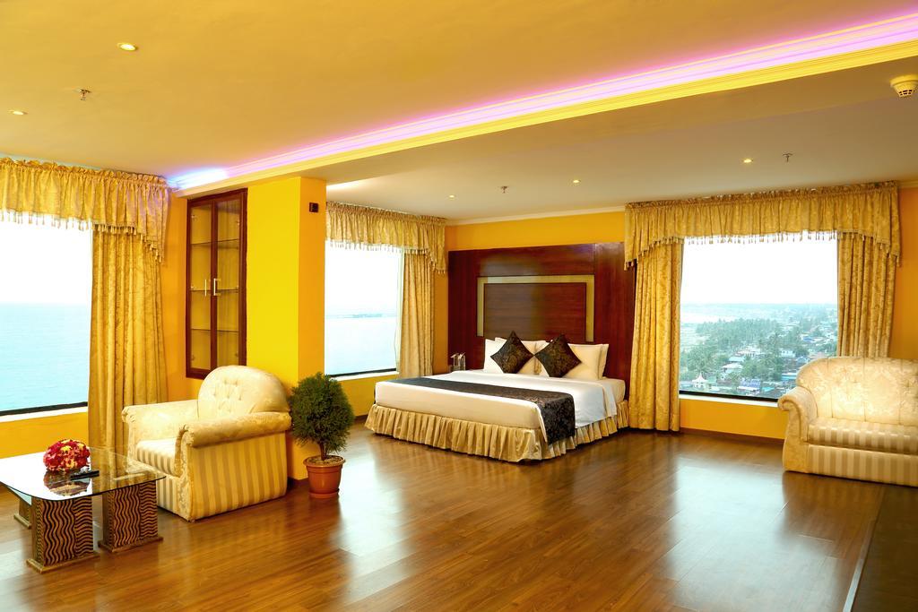 The Quilon Beach Hotel And Convention Center Kollam Ngoại thất bức ảnh